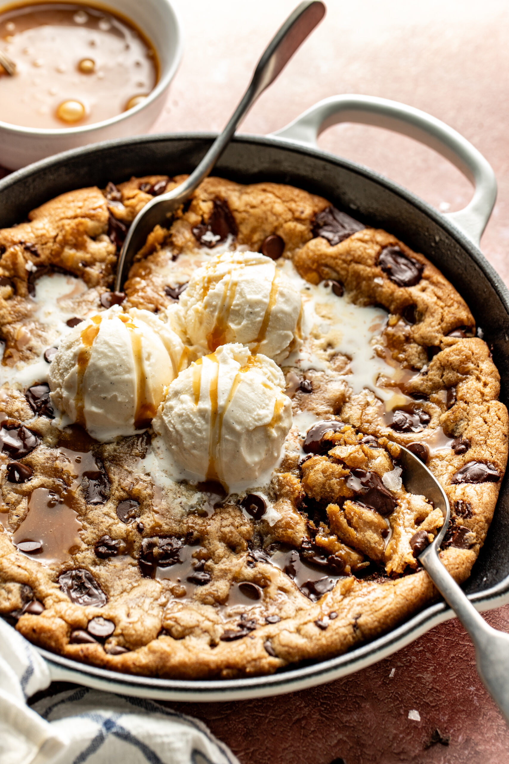 cookie skillet with ice cream and caramel sauce 