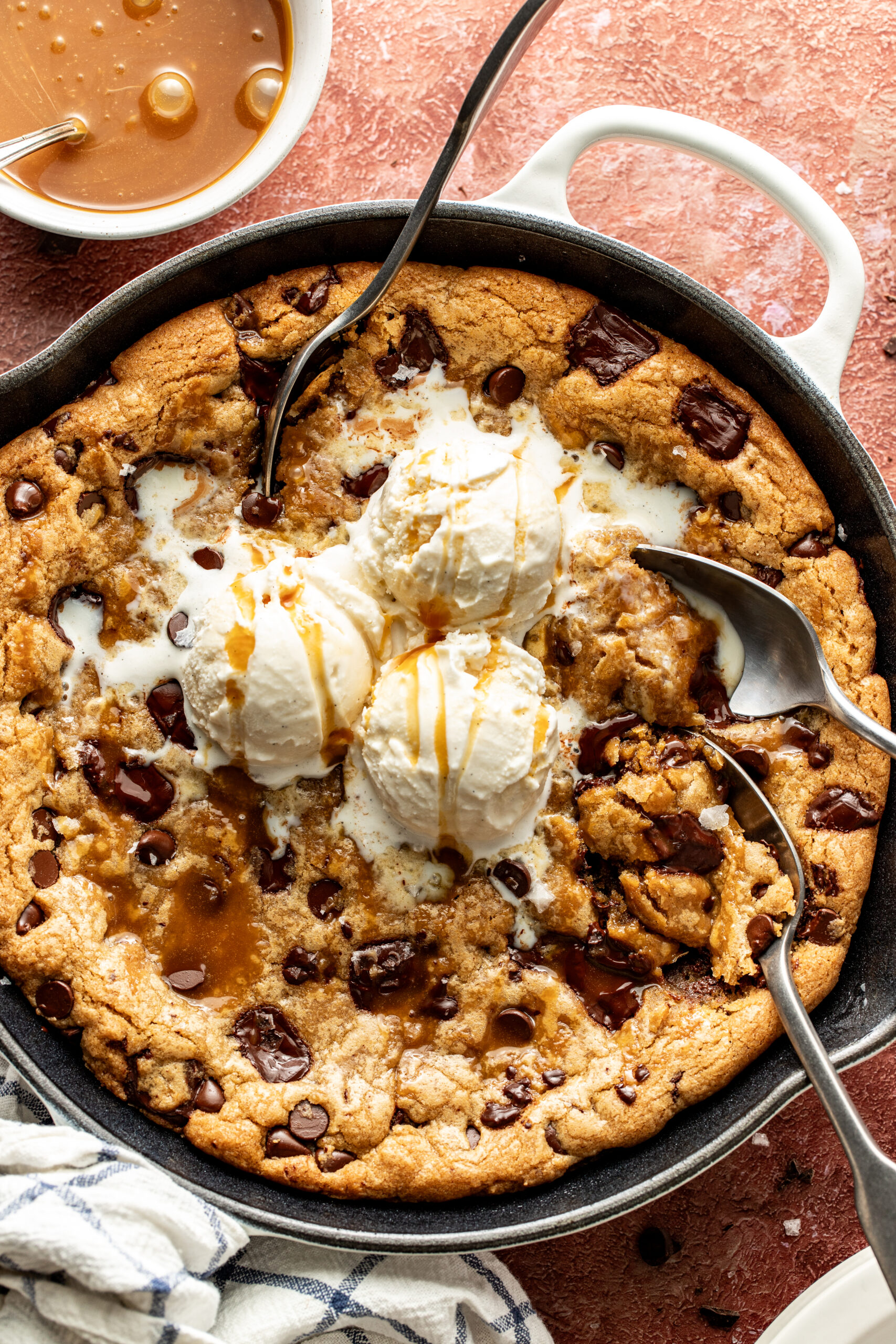 cookie skillet with ice cream