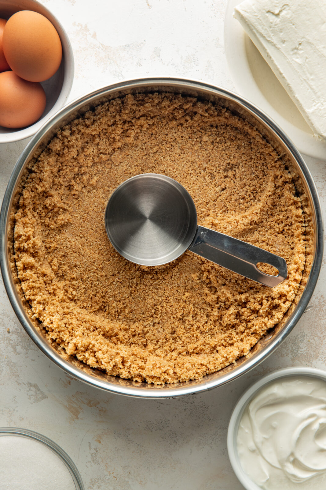 crushed graham crackers in a apringform